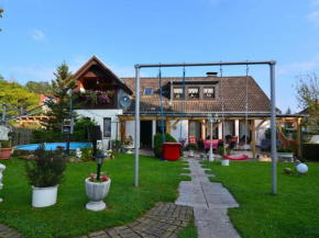 Отель Alluring holiday home in Blankenburg with garden  Бланкенбург-Гарц